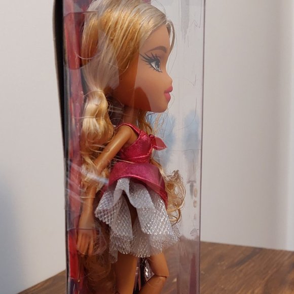 BRATZ METALLIC MADNESS RAYA - Picture 7 of 7